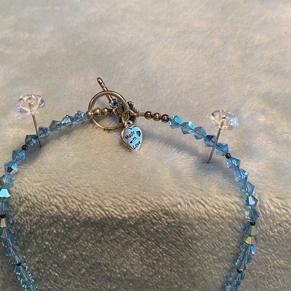 ⬇️Blue Crystal Hand Crafted Bib Necklace - Picture 4 of 7